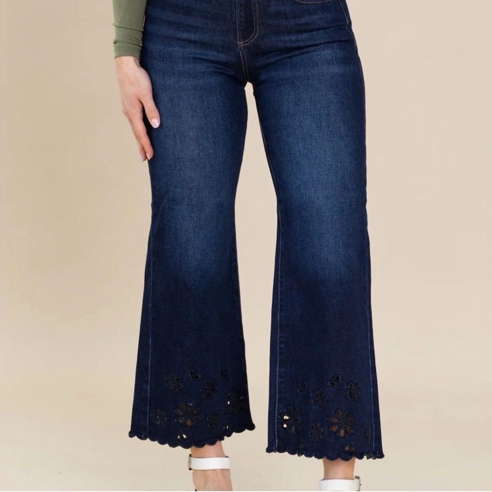 Risen Floral Cut Out Cropped High Rise Jeans Dark Wash 13/31 NWT RDP5840